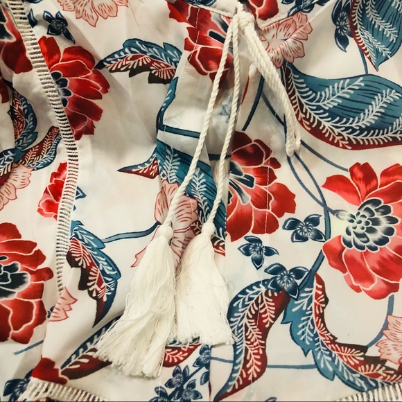 Red Split Neck Bubble Sleeve Floral Patchwork Blouse - Picture 5 of 6